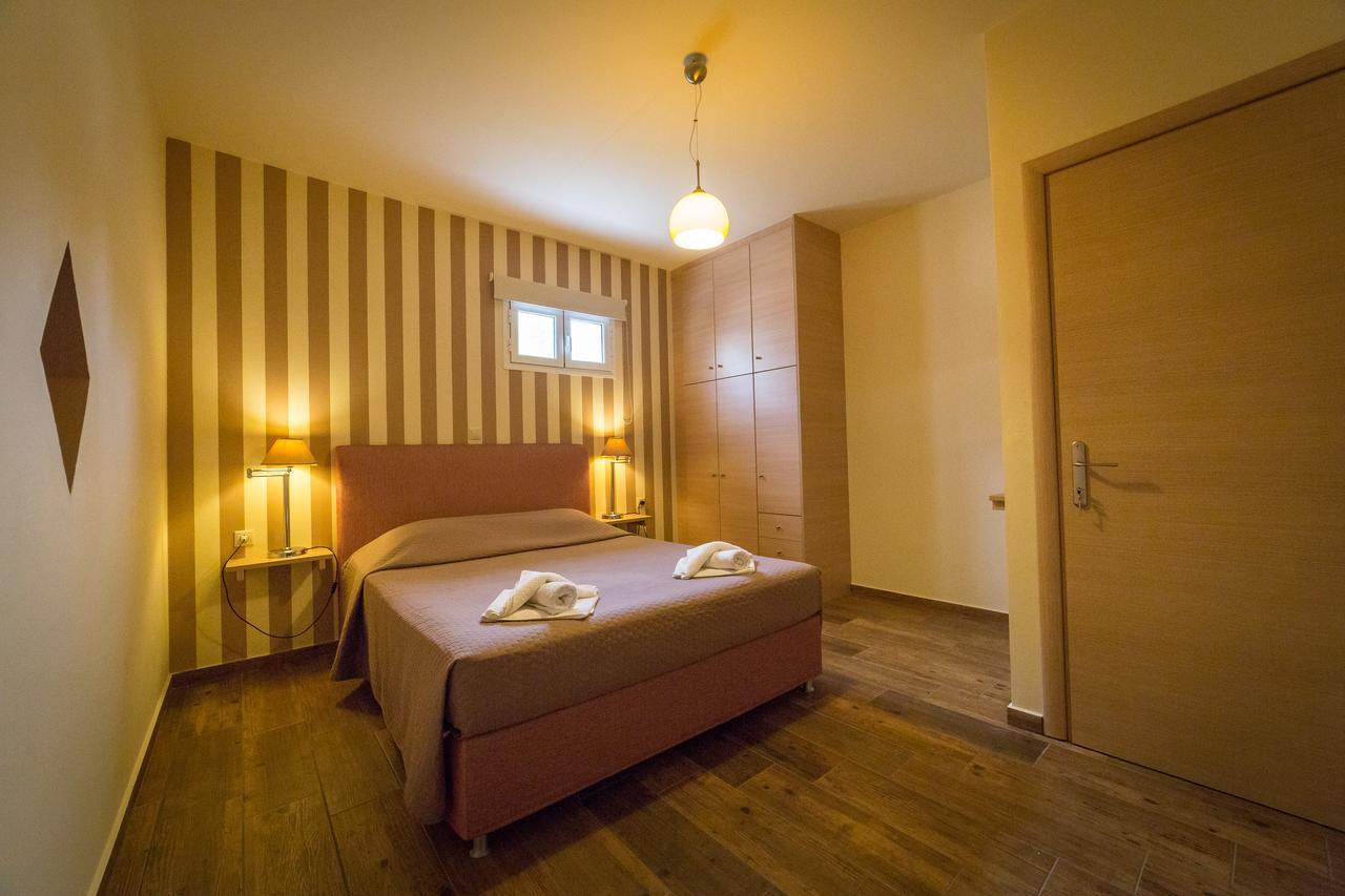 Regina Apartments Simotata Sissia Lourdata  Extérieur photo